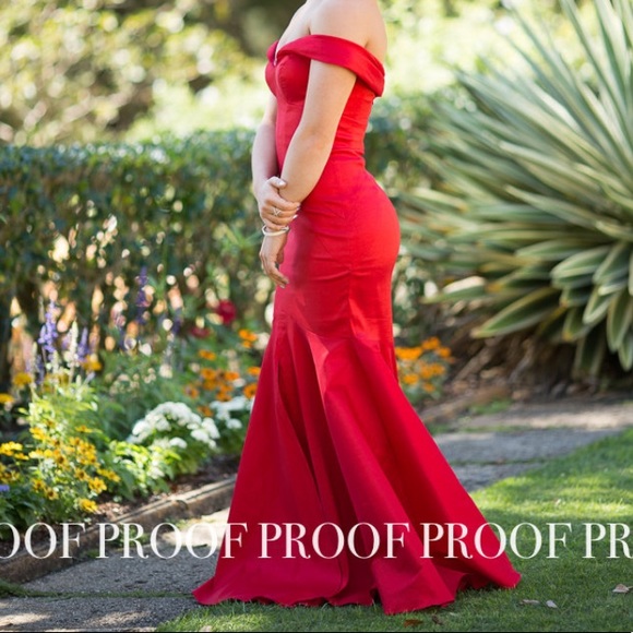 Red prom dress - Picture 4 of 4
